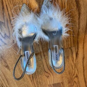 Steve Madden Silver Heels with Elegant Design